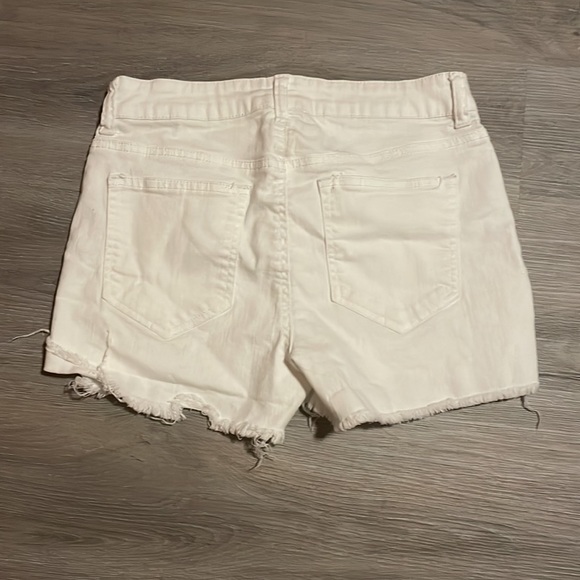 These are size 7, white, with rose gold buttons, and is the brand Copper Key - Picture 2 of 2